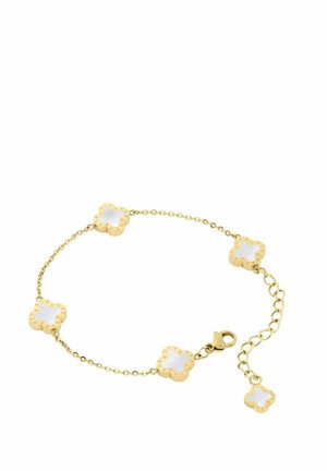Pulsera de cadena de oro con seis colgantes blancos esmaltados en forma de trébol y un cierre de langosta con enlaces ajustables.