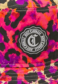 Just Cavalli BACKET RANGE SEASONAL UNISEX - Kalap - fuxia/multi