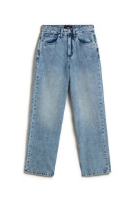 Jean bleu clair taille haute à jambes droites, avec bouton à l'avant, fermeture éclair et design à cinq poches sur fond blanc.