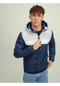 Jack & Jones JJEHERO PUFFER HOOD - Zimní bunda - navy blazer