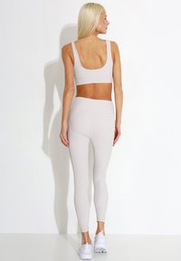 Carlheim SPORTS HELLE ACTIVE HIGH SUPPORT - Toppe - beige
