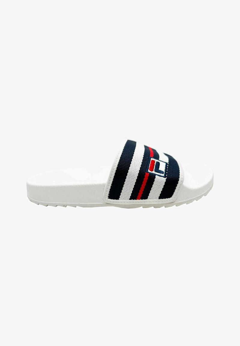 Sandale blanche à glissière avec semelle texturée et bride en tissu rayé bleu marine, blanc et rouge sur le dessus.
