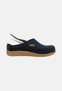 Blaue Filzclogs mit einer hellbraunen Gummisohle, die entlang der Kante mit einem genähten Akzent versehen sind und ein Slingback-Design für einfaches Tragen aufweisen.