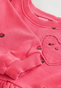 Niewybrane, pink hearts