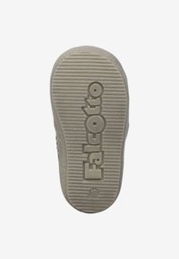 Suela de zapato de goma gris con superficie texturizada, que presenta el nombre de la marca "Falcotto" grabado y la talla "18" cerca del talón.