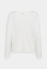 Maglione maniche lunghe color avorio realizzato in materiale morbido. Presenta un ampio scollo e una vestibilità rilassata con polsini e orlo a costine.