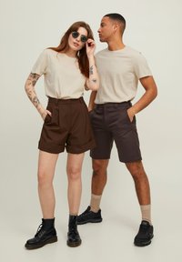 Jack & Jones JJENOA TEE CREW NECK - Pamata T-krekls - moonbeam