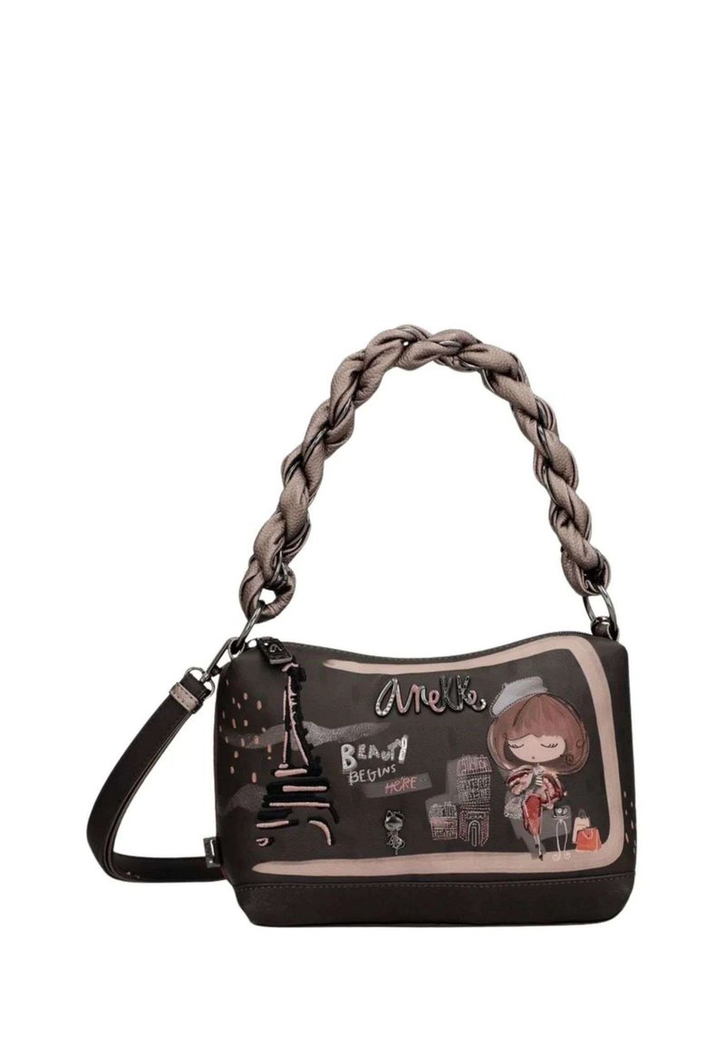 Torebka na ramię z plecionym uchwytem, wykonana z ciemnego materiału syntetycznego. Zawiera paryskie ilustracje, w tym Wieżę Eiffla i postać.