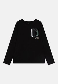 Fekete, hosszú ujjú póló puha anyagból, „UP” felirattal és zöld, valamint fehér kiegészítő mintákkal.