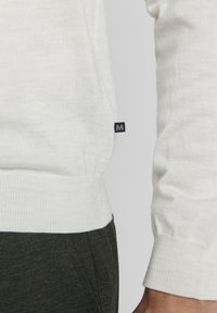 Matinique MARGRATE - Džemperis - off white melange