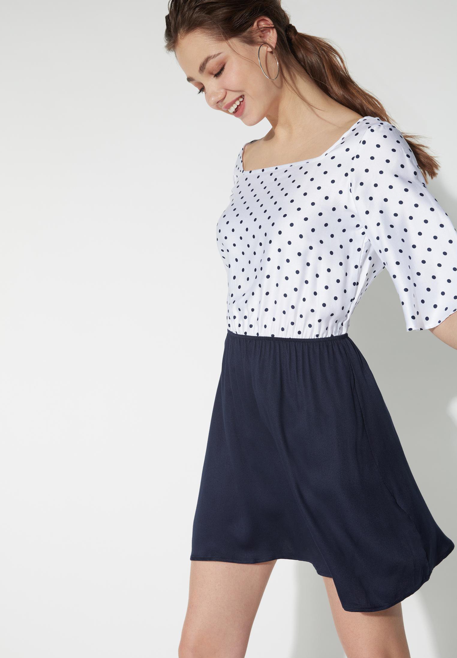 Tezenis AUS VISKOSETUCH MIT KASTENAUSSCHNITT - Vestito estivo - bianco  st.regular pois blu/bianco - Zalando