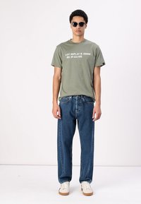 Replay Apdrukāts T-krekls - sage green