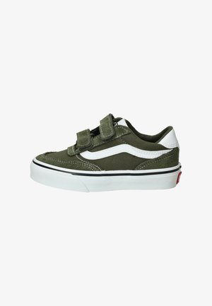 Groene suede en canvas sneaker met witte zijkantstreep en klittenband. Witte rubberen zool met zwarte accentstreep.