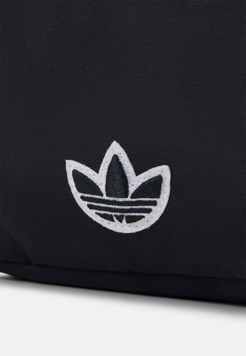 adidas superstar white gold 38