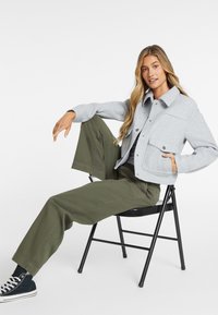 Guess Jeans - Kurtka przejściowa