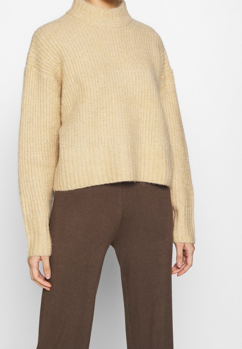 Gina Tricot Sweter