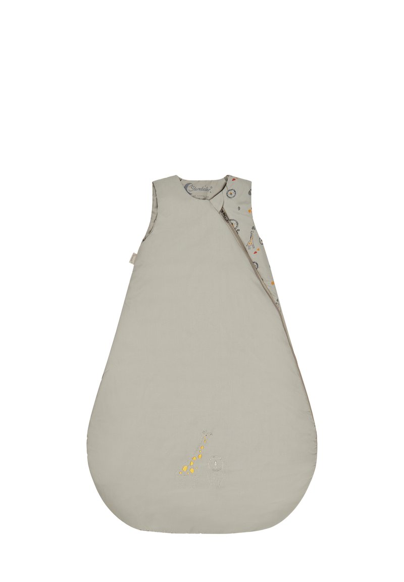 Hellbeiger Schlafsack in taillierter Form. Mit einer Stickerei von einem Giraffe und einem Löwen, seitlichem Reißverschluss und gemusterter Baumwolle in Gelb, Grau und Orange.