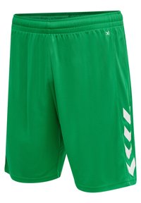 Shorts de sport verts avec taille élastique et bandes blanches en chevrons sur le côté droit, faits en tissu lisse et léger.