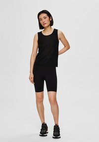 Selected Femme Šortai - black