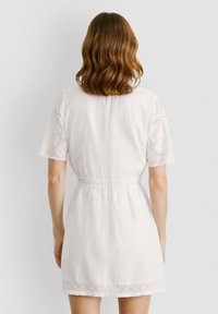Pepe Jeans EDEN - Vapaa-ajan mekko - mousse white