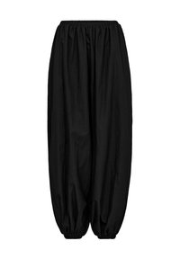 Zwarte, lichte, losse broek met een elastische tailleband en gerimpelde boorden, voorzien van een gladde textuur en een vloeiende silhouet.