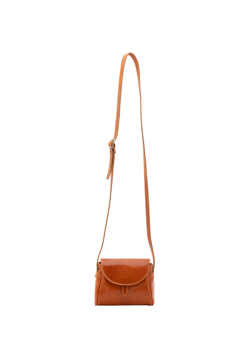 Borsa a tracolla in pelle arancione, caratterizzata da una chiusura a patta, una texture liscia e una tracolla regolabile per indossarla facilmente e avere accesso ai contenuti.