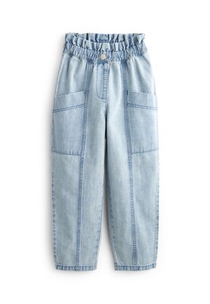 Lyseblå denimbukser med elastisk rynket linning, frontknap, store frontlaplommer og tilspidsede ben.