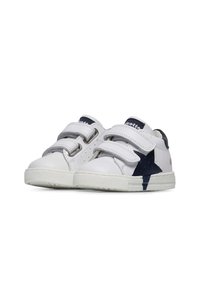 Sneakers in pelle bianca con accenti blu navy, due cinture in velcro, motivo a stella laterale e suola in gomma testurizzata.