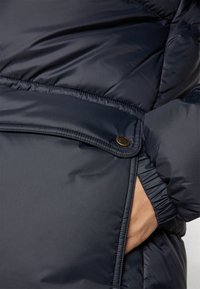 Fjällräven EXPEDITION LONG PARKA - Kaput ispunjen paperjem - black
