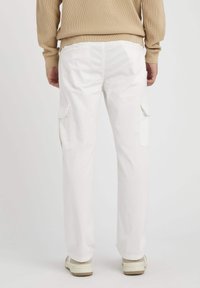 BZB JOGGER DROIT - Pantalon cargo - blanc