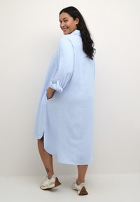Kaffe Curve KCMILLE - Vestido camisero - windsurfer