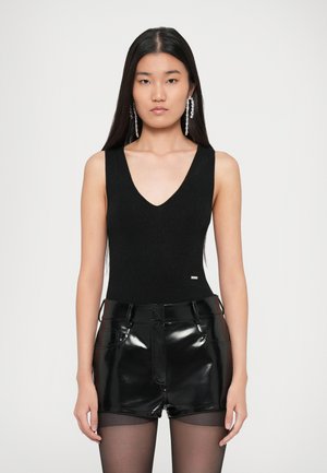 Top - black