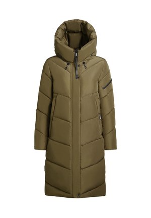 Olivgrüner gepolsterter Mantel mit hohem Kragen und Kapuze, ausgestattet mit Reißverschlüssen und diagonalem Steppmuster. Lange Ärmel und Seitentaschen.