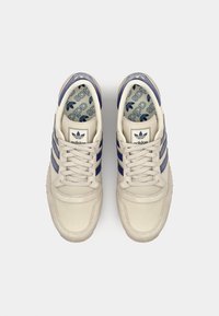 adidas Originals GALAXY OG UNISEX - Športni copati - alumina/dark blue/beige