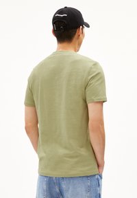 ARMEDANGELS JAAMEL STRUCTURE - T-Shirt basic - light matcha