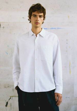 PULL&BEAR, LONG-SLEEVED STRIPED SHIRT - SHIRT - Chemise - white