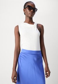 Anna Field Linne - off-white