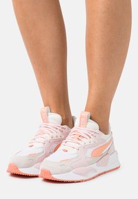 Puma Tenisky - mottled pink