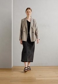 Thumbnail Image 2