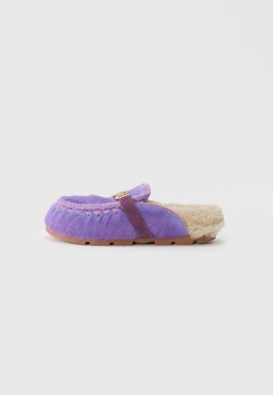 Slippers - purple