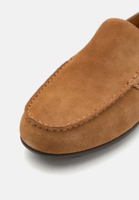 Geox U SPHERICA EC - Mokasíny - toffee