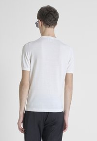 Antony Morato REGULAR FIT IN BLEND SOFT WITH FOAM LOGO PRINT - Camiseta básica - cream