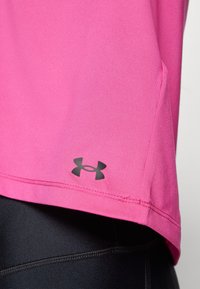 Under Armour MOTION - T-skjorte til trening - astro pink/black
