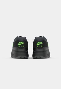 Nike Sportswear AIR MAX 1 - Baskets basses - anthracite/green strike/black
