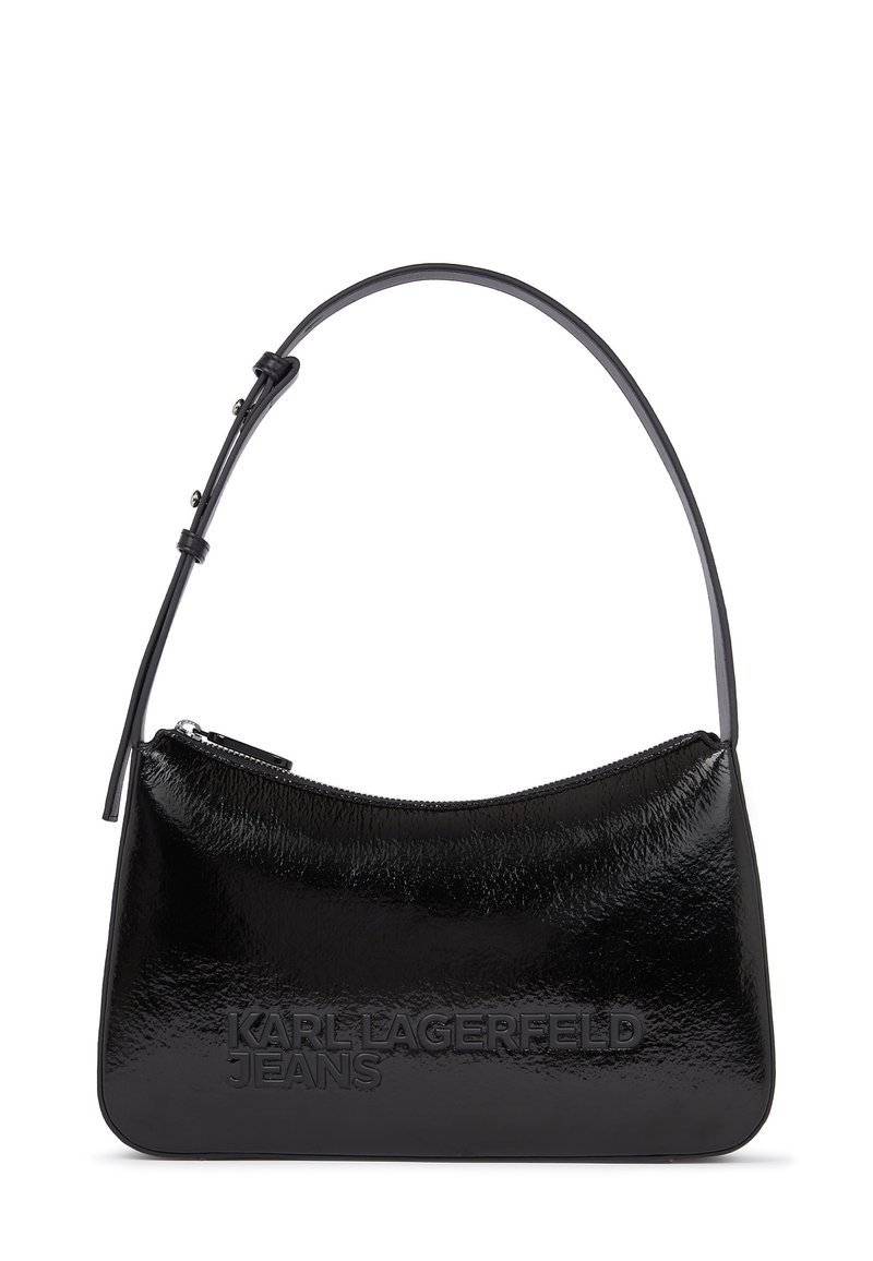 Borsa a mano in pelle patent nera con forma curva, chiusura con zip e logo in rilievo "KARL LAGERFELD JEANS" sul davanti. Incluso un manico regolabile.