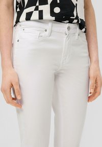 QS - Jeansy Slim Fit