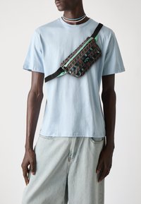 Billabong CACHE BUM BAG UNISEX - Rumpetaske - bermuda