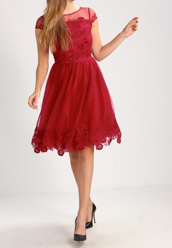 fitted lace wedding dress Chi Chi London Women's Petite Crochet V-Neck Midi Dress in Red Cocktail  Dress, red : Amazon.de: Fashion