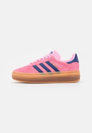 adidas Originals GAZELLE BOLD  - Matalavartiset tennarit - pink glow/victory blue