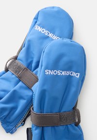 Μπλε γάντια από αδιάβροχο ύφασμα με γκρι ιμάντες Velcro. Διαθέτουν branding στην επάνω πλευρά και λεία υφή.